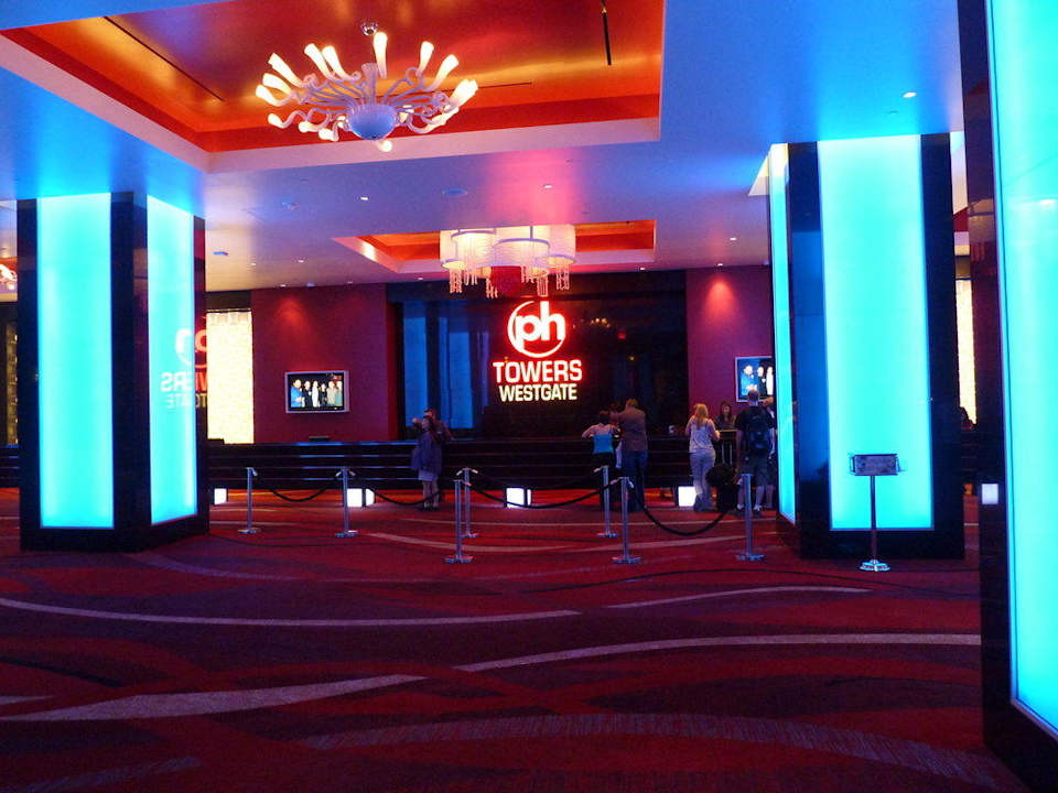 Lobby der Empfang Hotel Elara - a Hilton Grand Vacations Hotel Center Strip