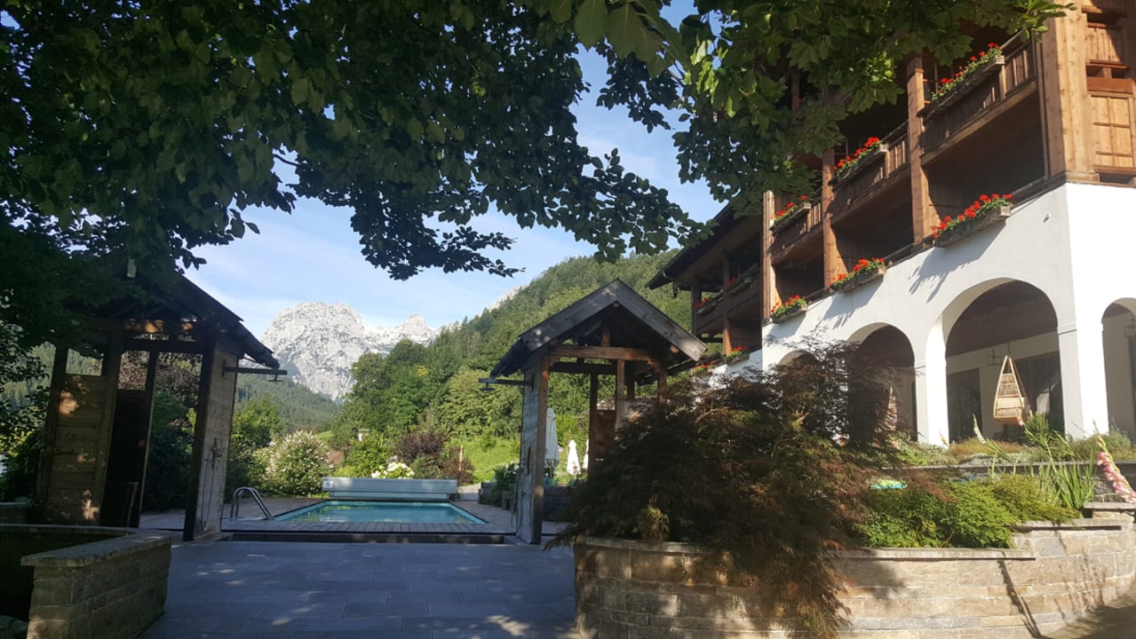Pool Berghotel Rehlegg