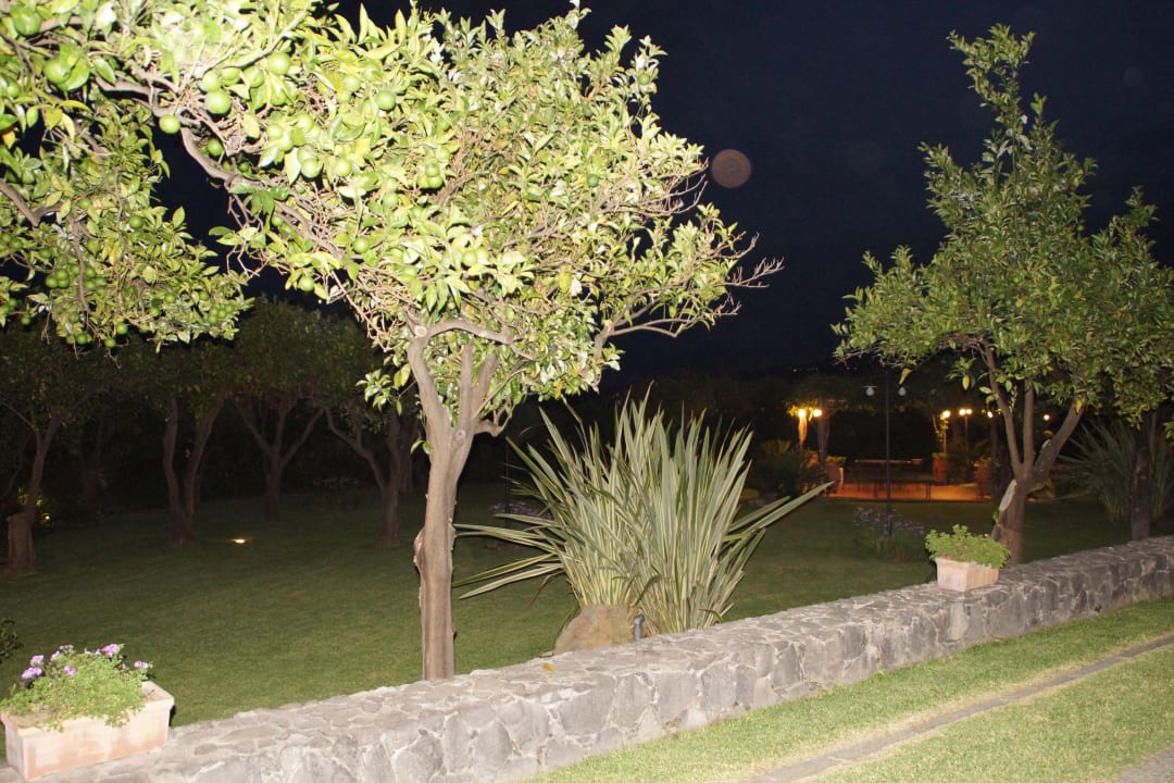 Gartenanlage Nachts Agriturismo Feudogrande