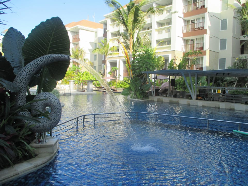 Poolbar Sanur Resort Watujimbar