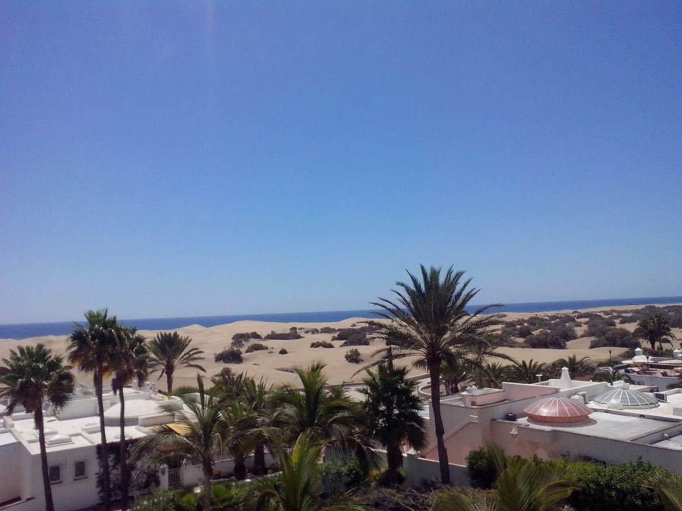Ausblick über die Dünen zum Neer Hotel Riu Palace Maspalomas Adults Only