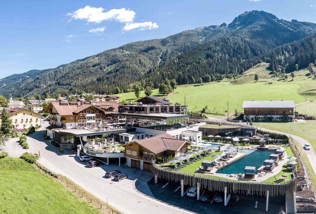 Außenansicht Lürzerhof - luxury.nature.spa