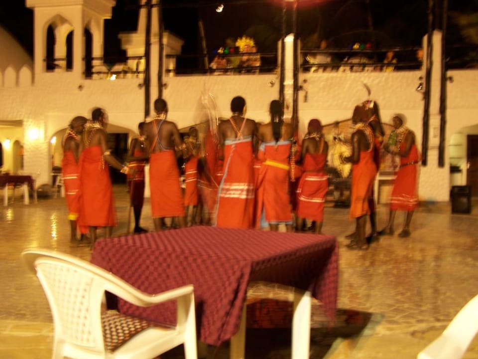 Massai Tanz,abends Hotel Southern Palms Beach Resort
