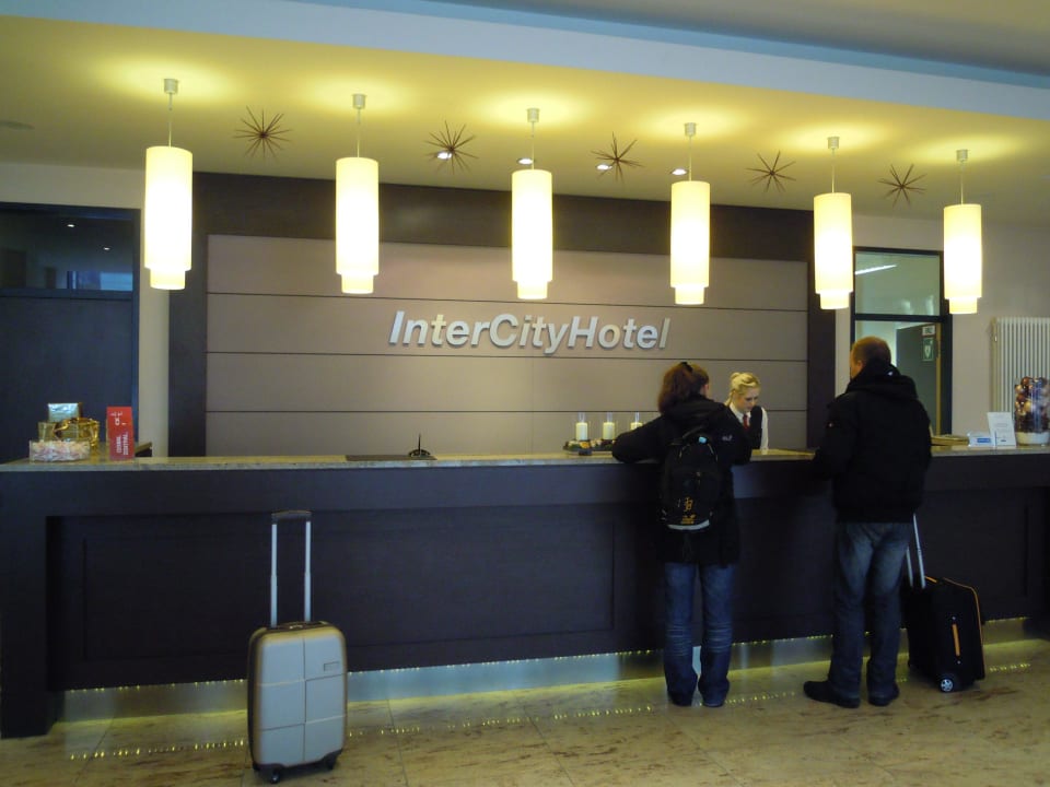Reception IntercityHotel Hannover