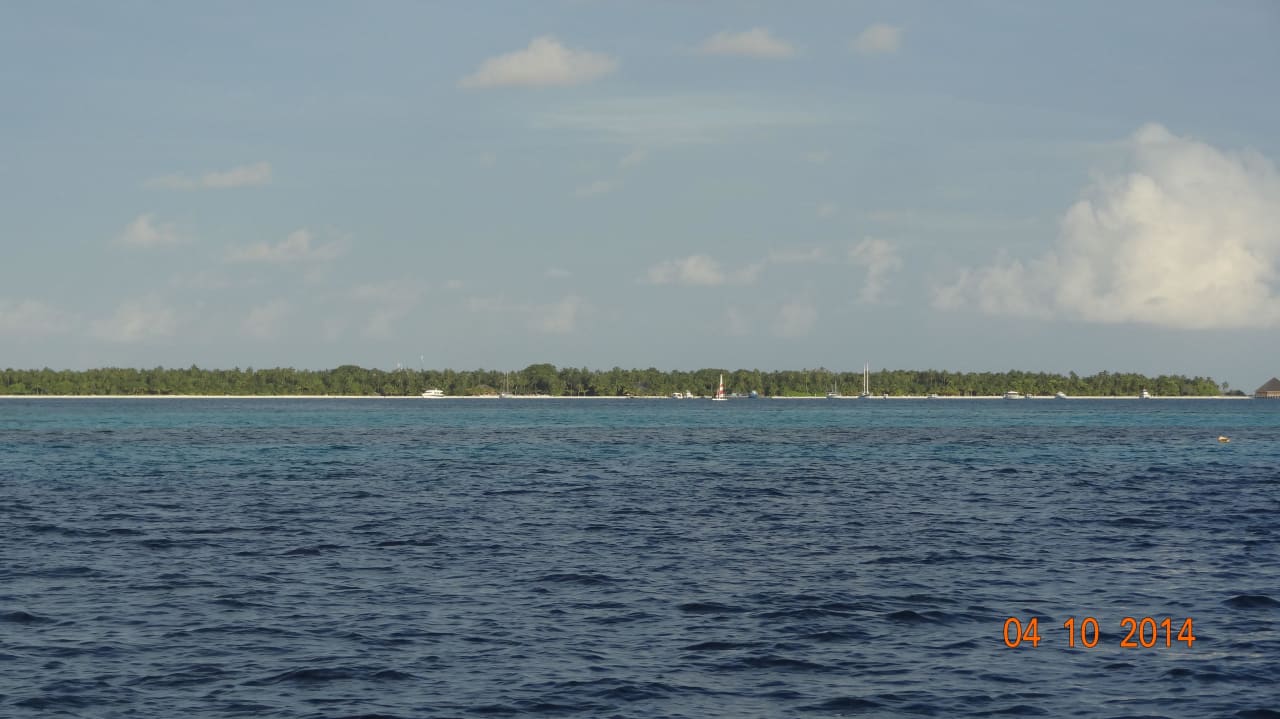 Meeru Island aus der Ferne Meeru Maldives Resort Island