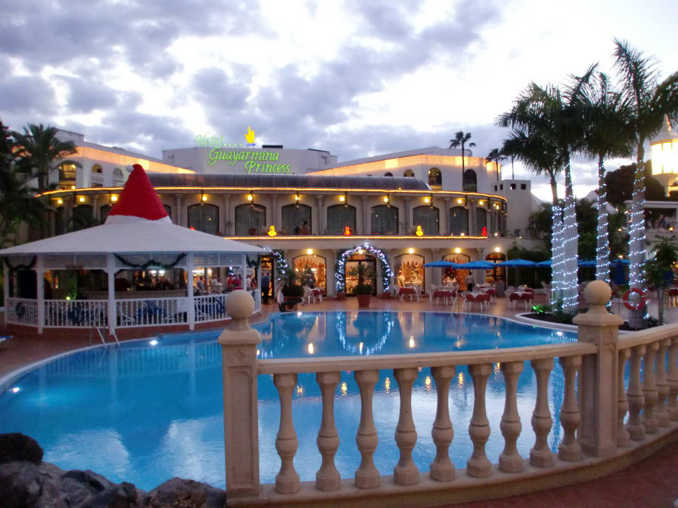 Poolbereich des Hauptpools Princess Inspire Tenerife