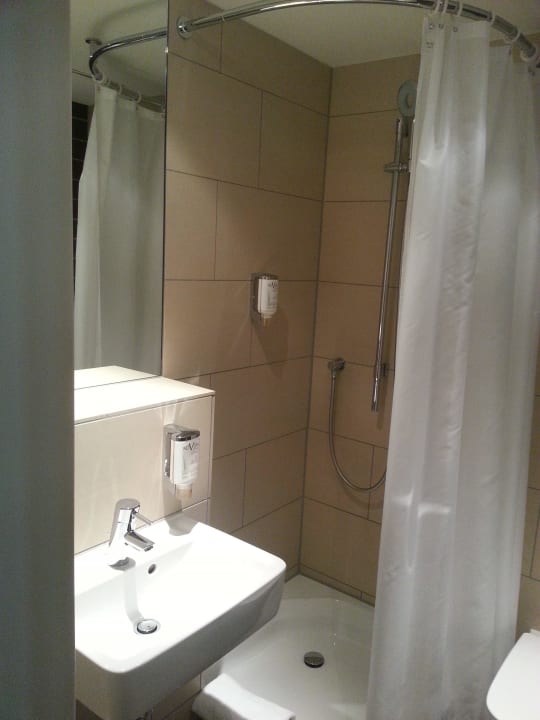 Bad mit Dusche Holiday Inn - the niu, Fusion Hamburg St. Georg