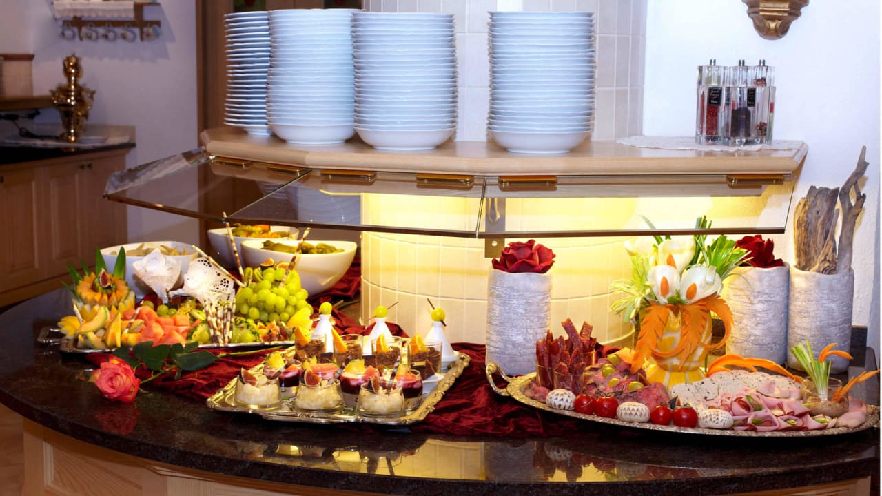 Reichhaltiges Buffet Aktiv Hotel Schwarzer Adler