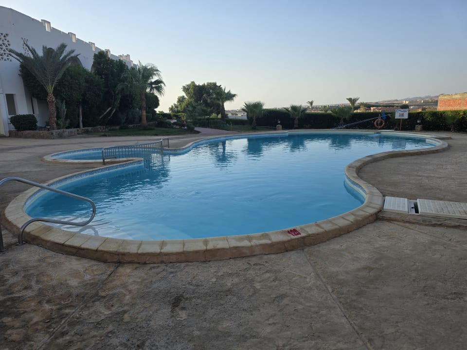 Pool Three Corners Equinox Beach Resort