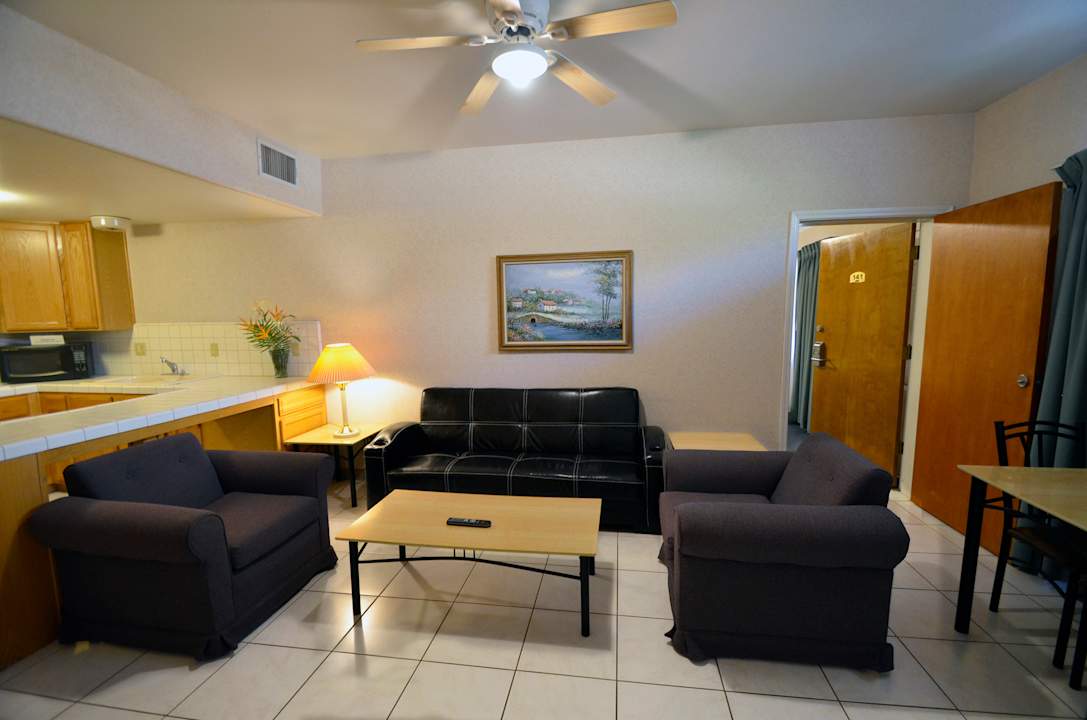 Zimmer Garden Inn and Suites Fresno
