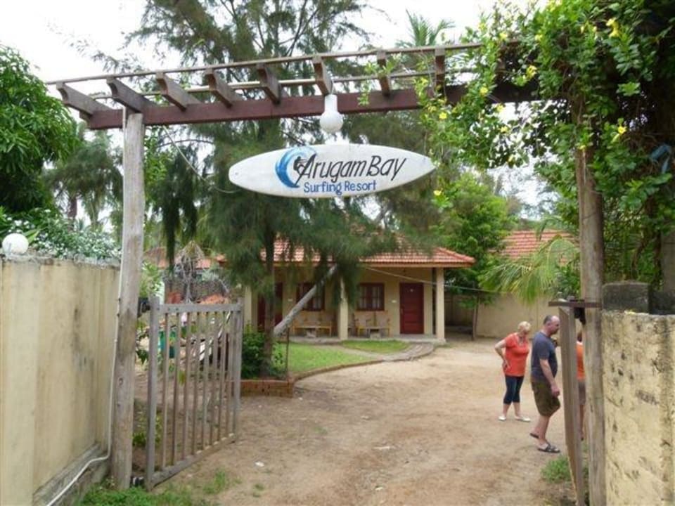 Hoteleingang Surfing Resort Arugam Bay