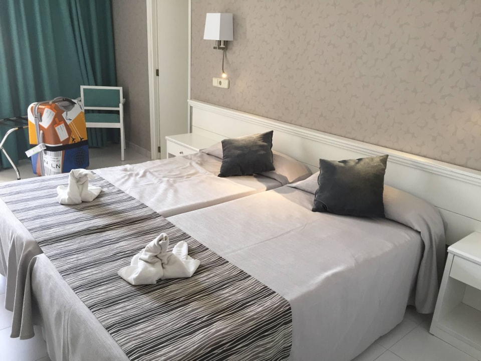 Zimmer / Doppelbett  BLUESEA Cala Millor