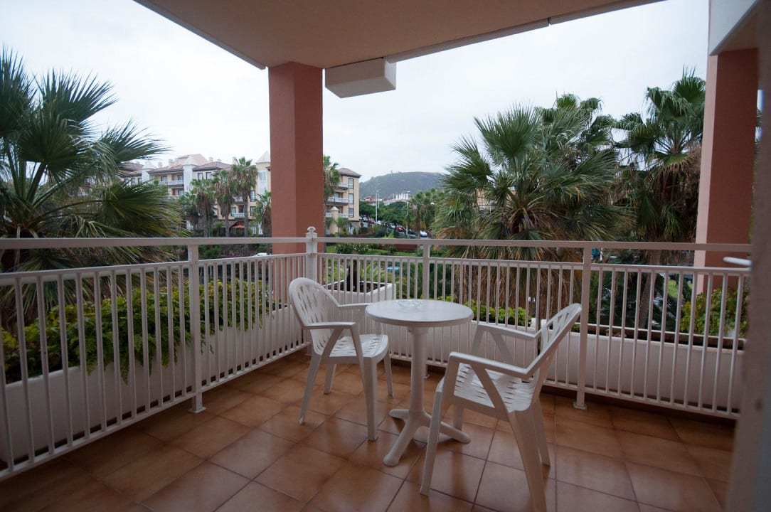 Balkon (Achtung Weitwinkelobjektiv 16mm KBF) Hotel Puerto Palace
