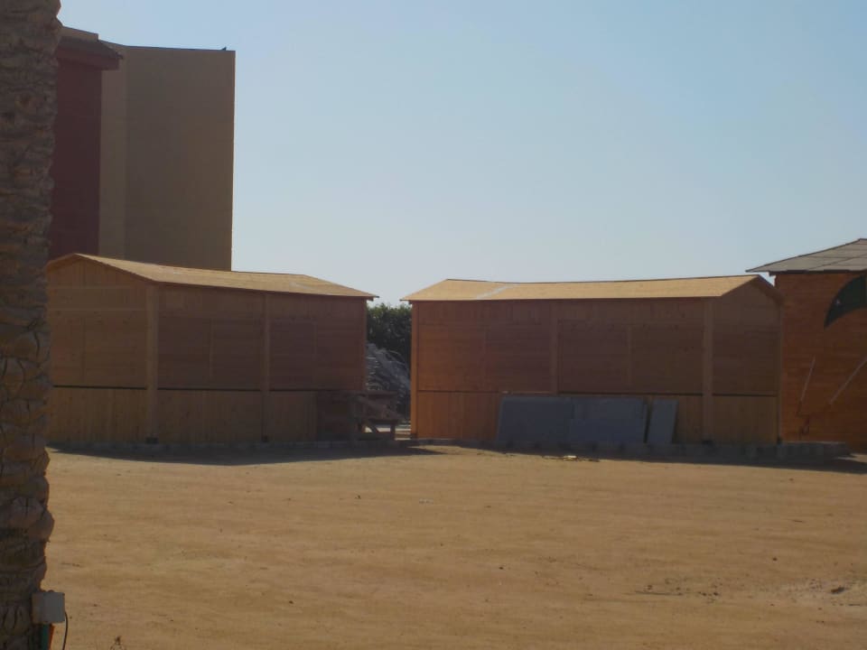 Beachbar noch im Bau Casa Mare Resort