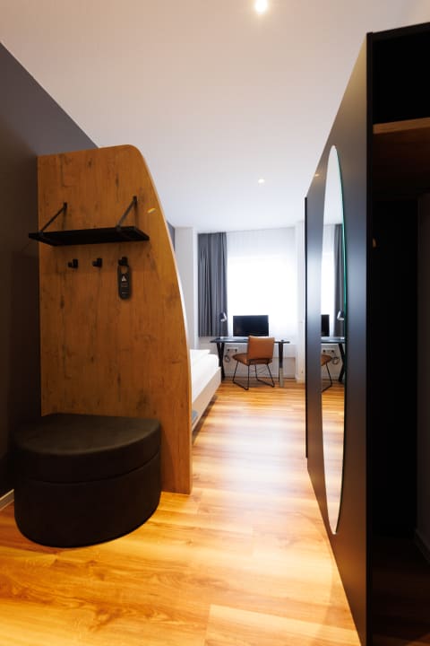 Zimmer Internationales Studierendenhotel Stuttgart