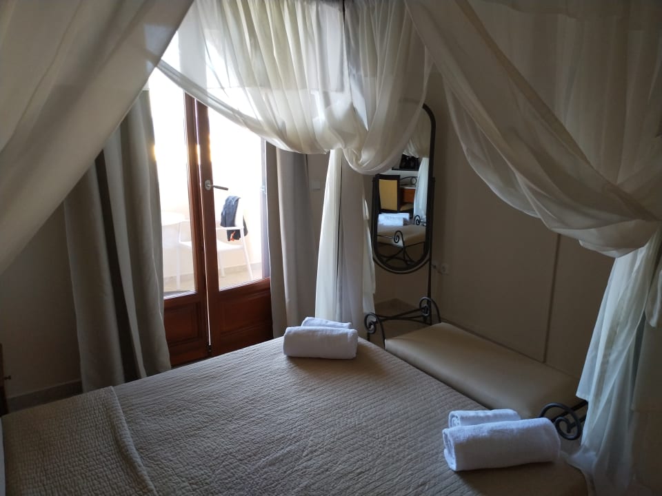 Zimmer Hotel Epavlis