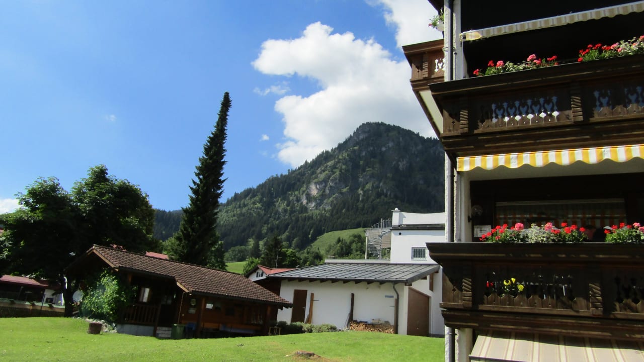 Gartenanlage Ferienwohnungen Hellarwirt-Hues