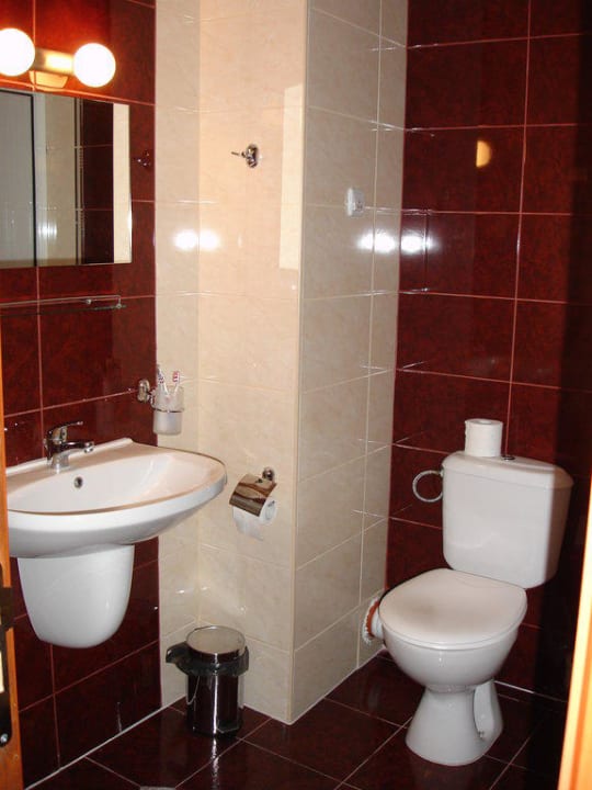 Waschbecken und WC Hotel Esperanto