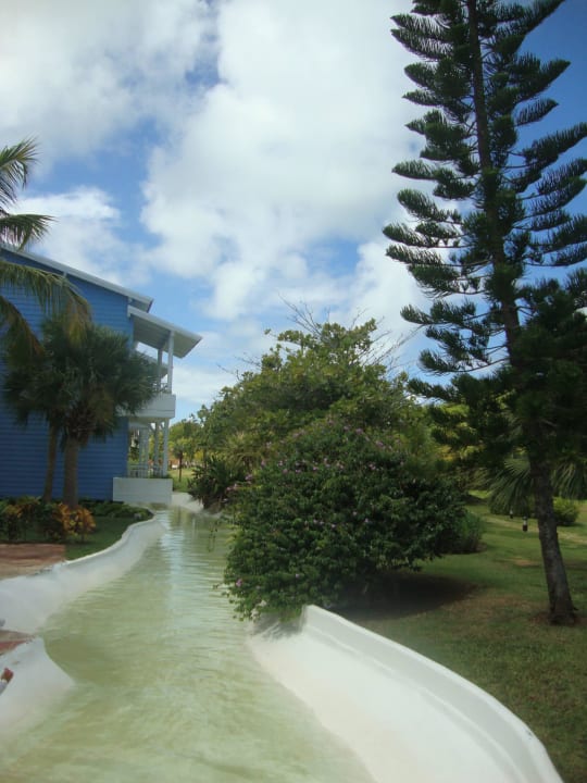 Gartenanlage mit bunten Häuschen Royalton Hicacos Resort & Spa - Adults only