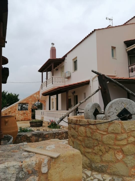 Außenansicht Hotel Areti Suites