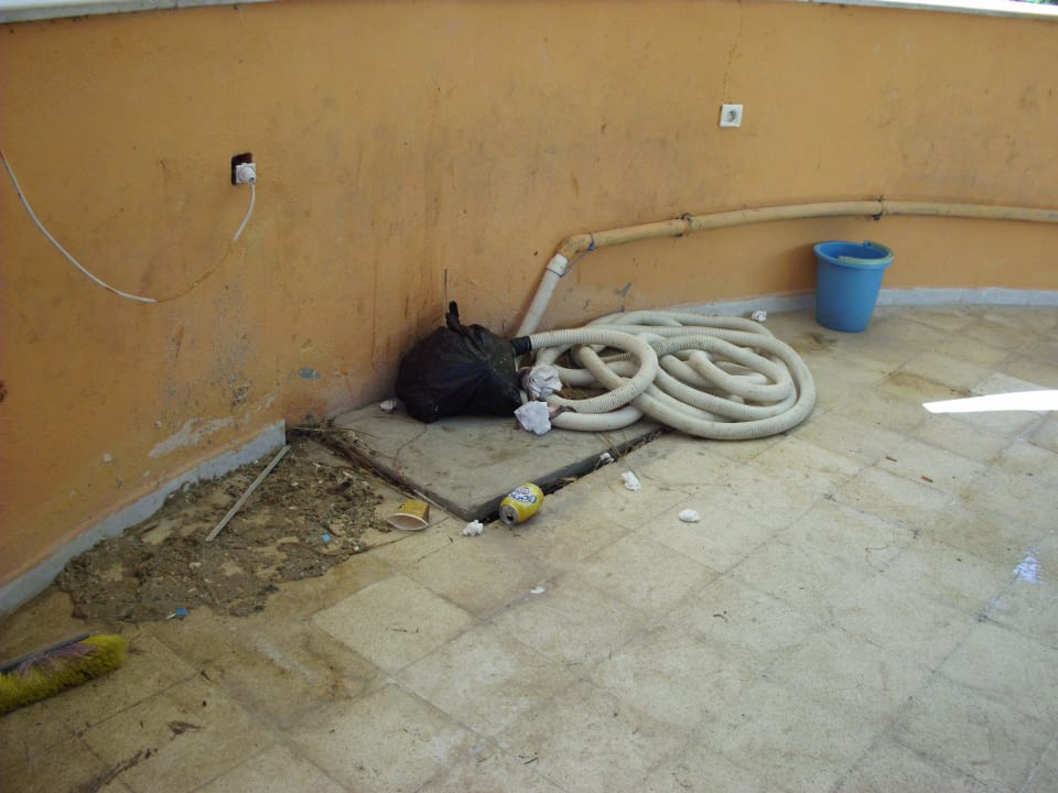 "Poolbar" Hotel African Queen