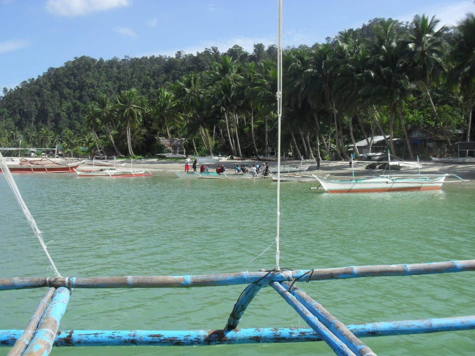 Port Barton's Fischerboote am Strand Elsa's Beach Resort