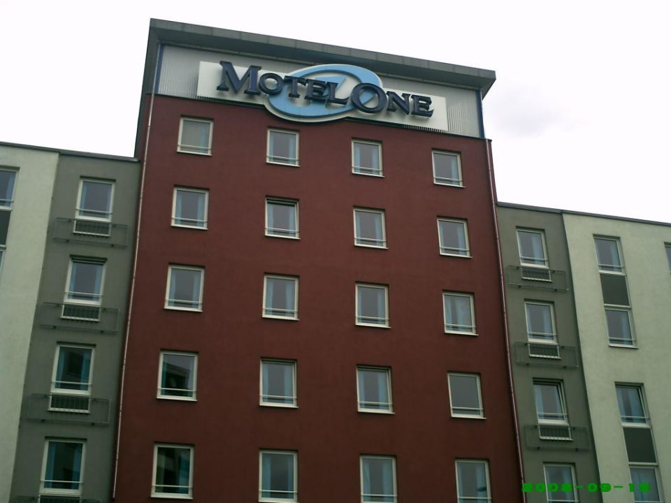 Außenfassade Motel One Berlin Mitte