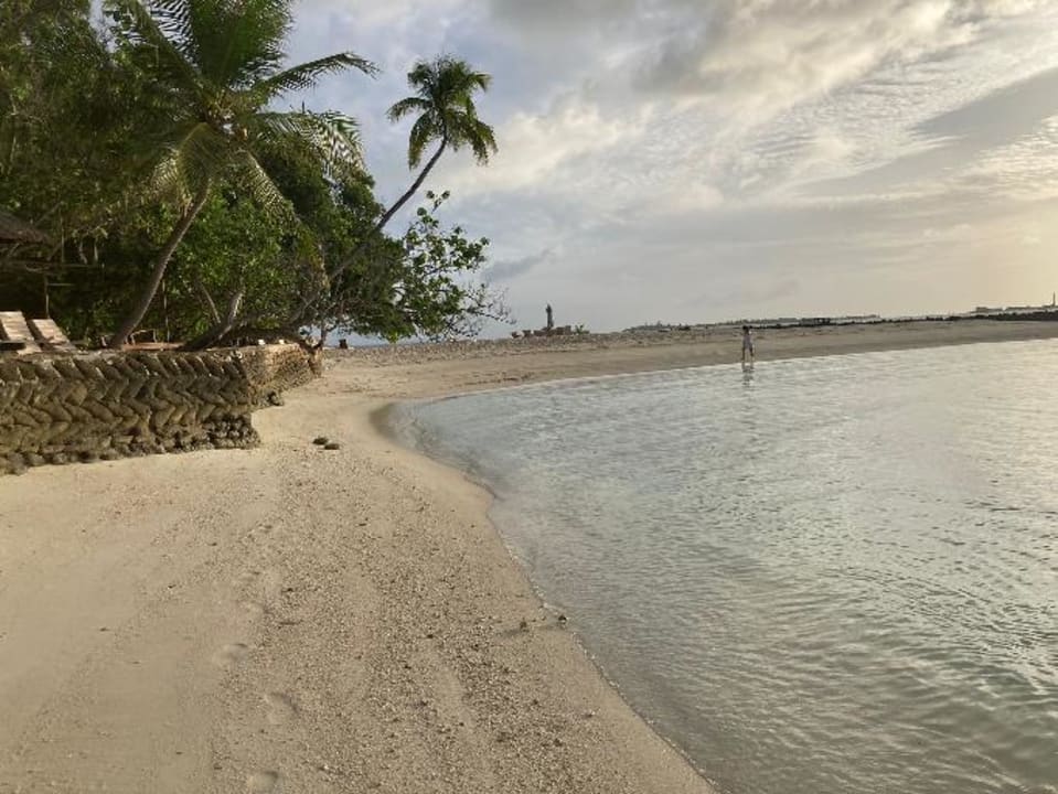 Strand Embudu Village