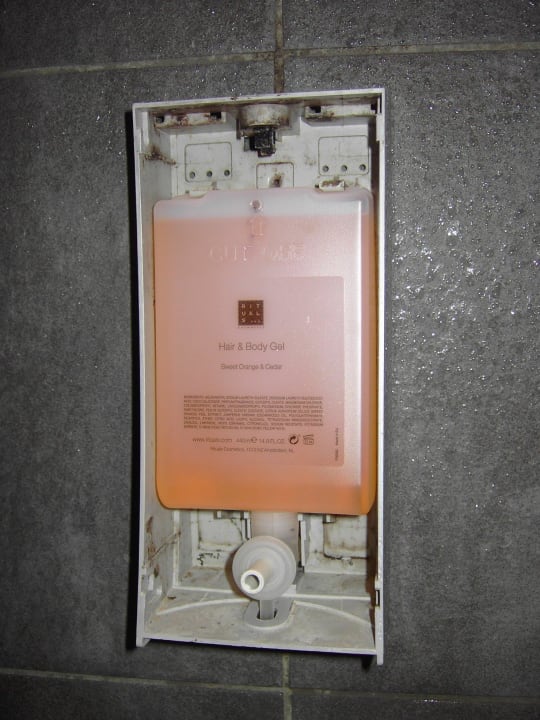 Ekel im Seifenspender Rembrandt Square Hotel Amsterdam