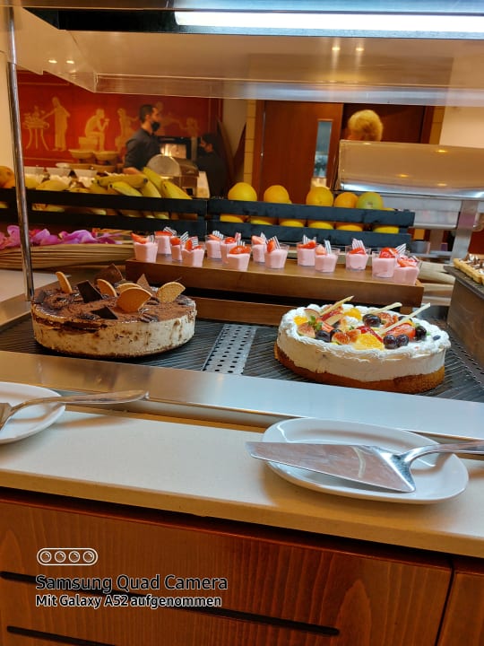 Gastro Crystal Springs Beach Hotel