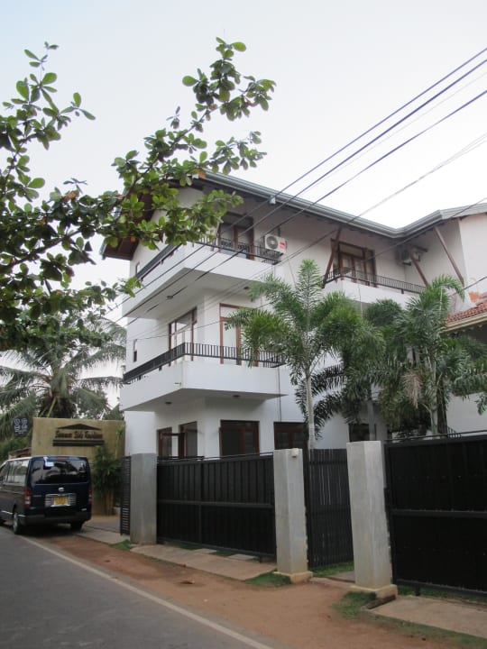 An der Straße Summer Side Residence