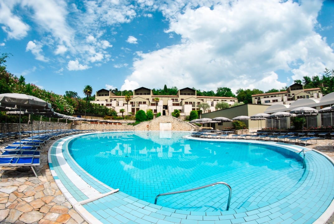 Pool Hotel Le Torri del Garda