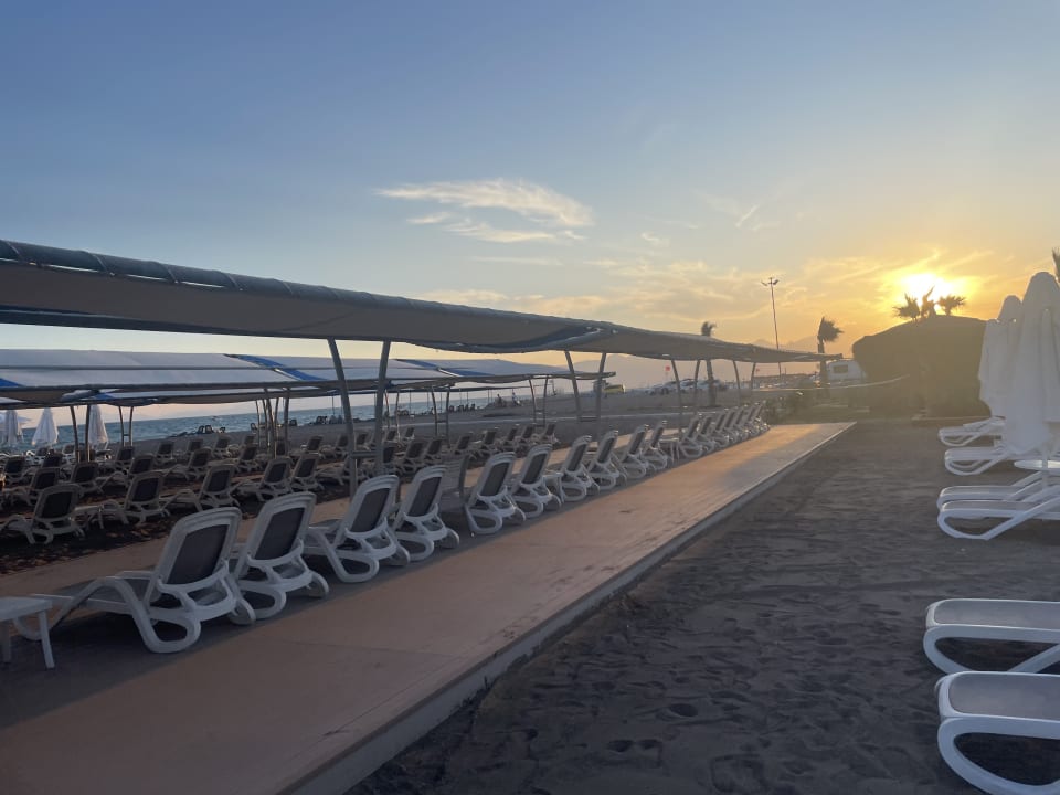 Strand Wyndham Garden Lara