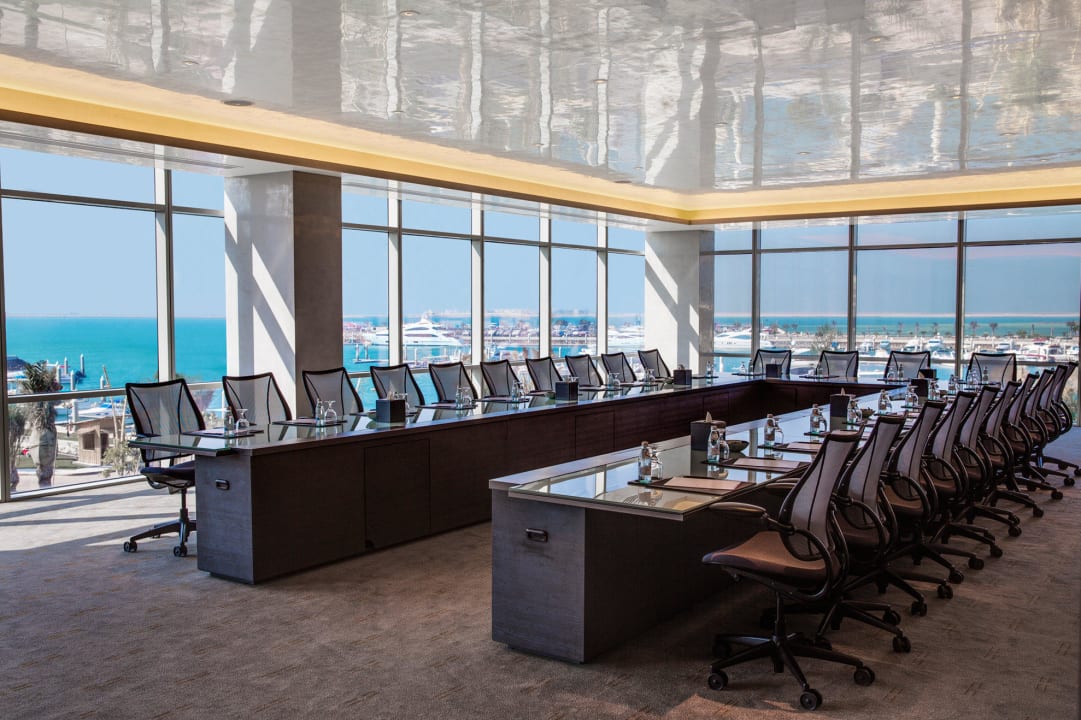 Business Center The Art Hotel & Resort