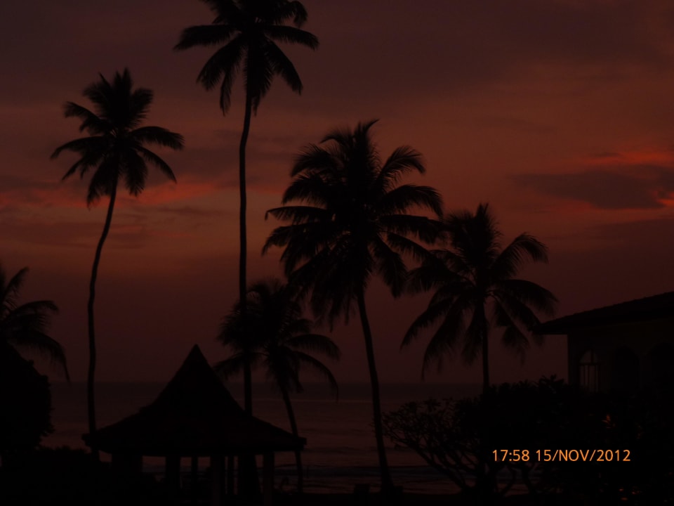 Das ist der Sonenuntergang Hotel Lanka Supercorals