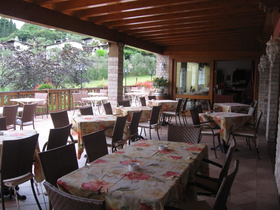 Aussenterrasse Park Hotel Val Di Monte