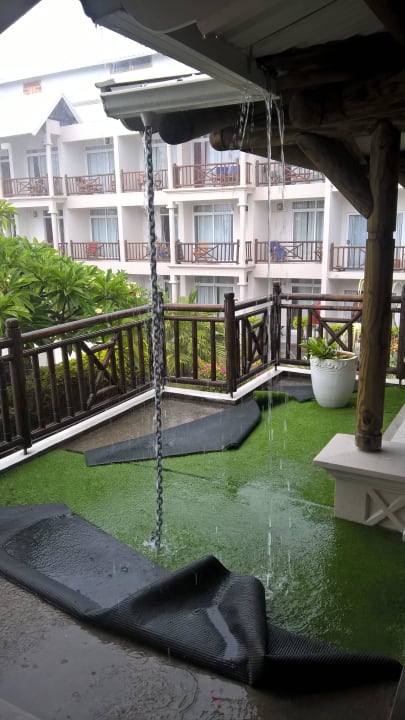 Zyklon Carlos schickt Regen Le Peninsula Bay Beach Resort & Spa