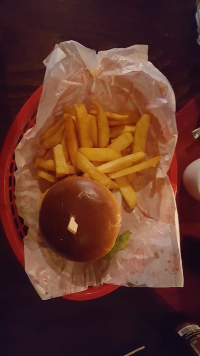 Burger im Silver Lake Saloon  Hotel Bell Rock Europa-Park