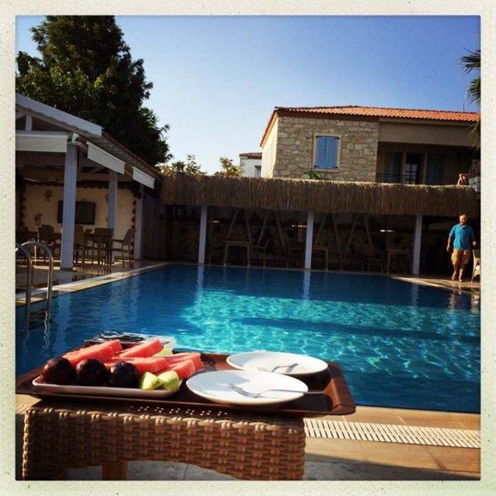 Mit Obst am Pool Hotel Casaoliva