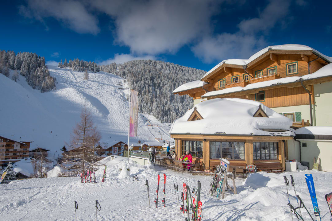 Außenansicht Hotel Alpenhof