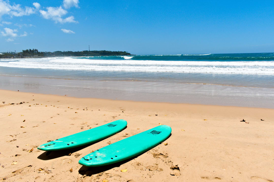 Strand Smeralda Beach Hotel Dikwella