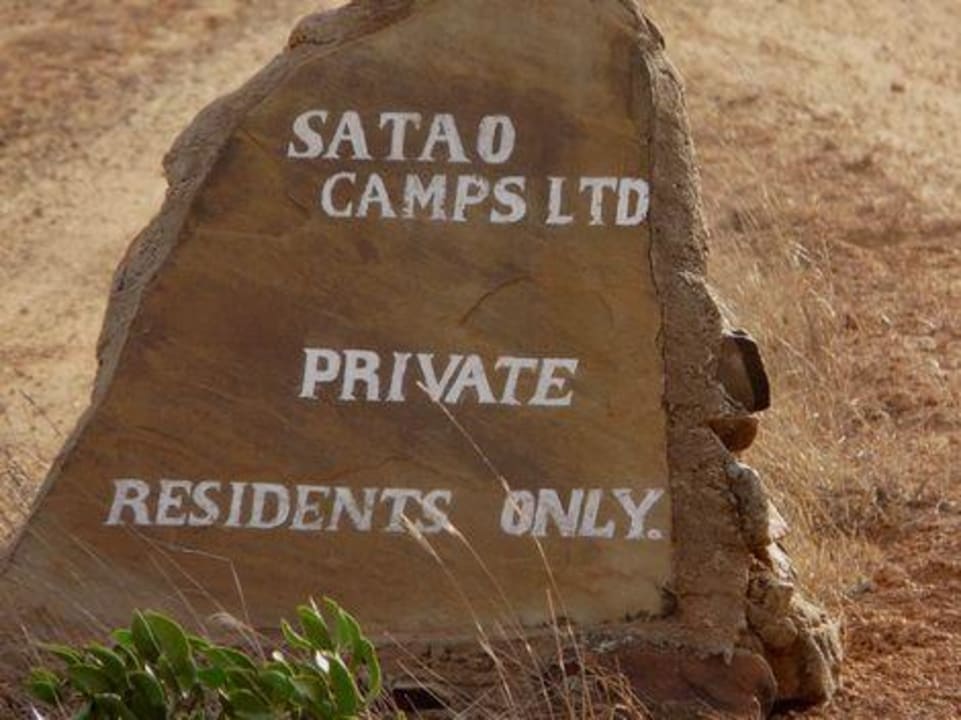 Wegweiser Satao Camp