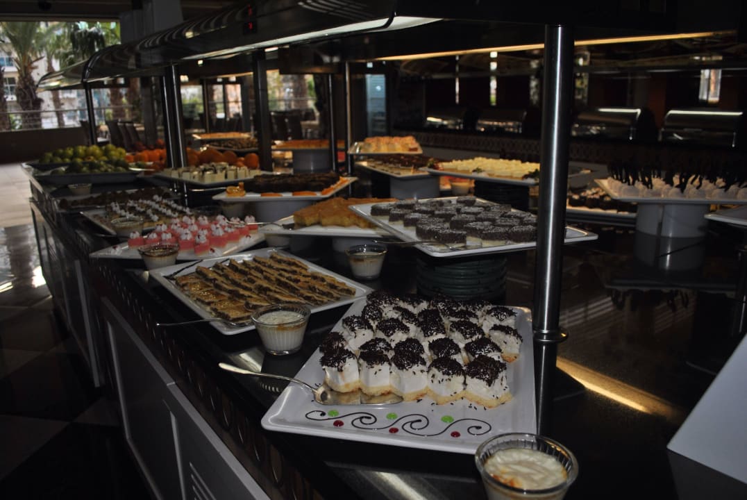 Buffet Hotel Royal Garden Beach