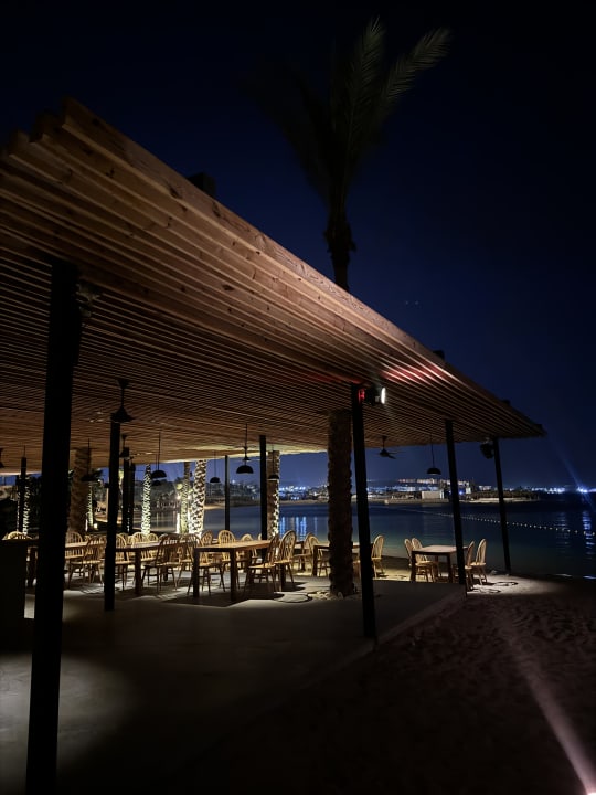 Gastro Serry Beach Resort