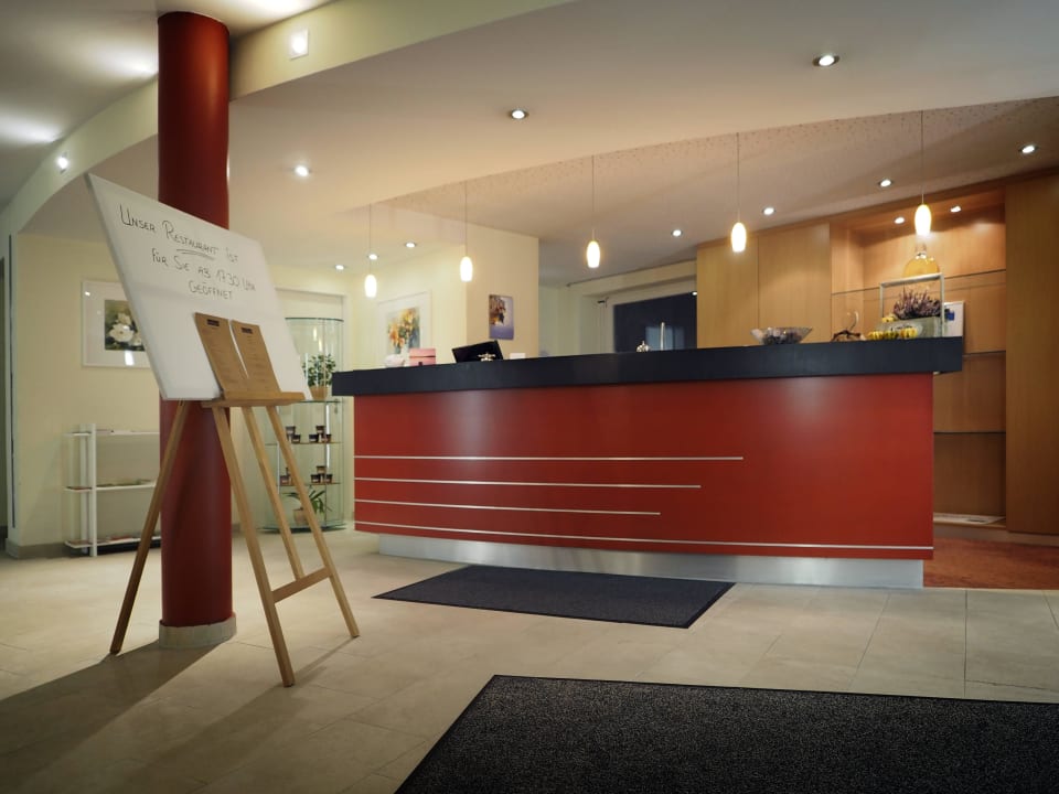 Rezeption Hotel Reich an der Rems