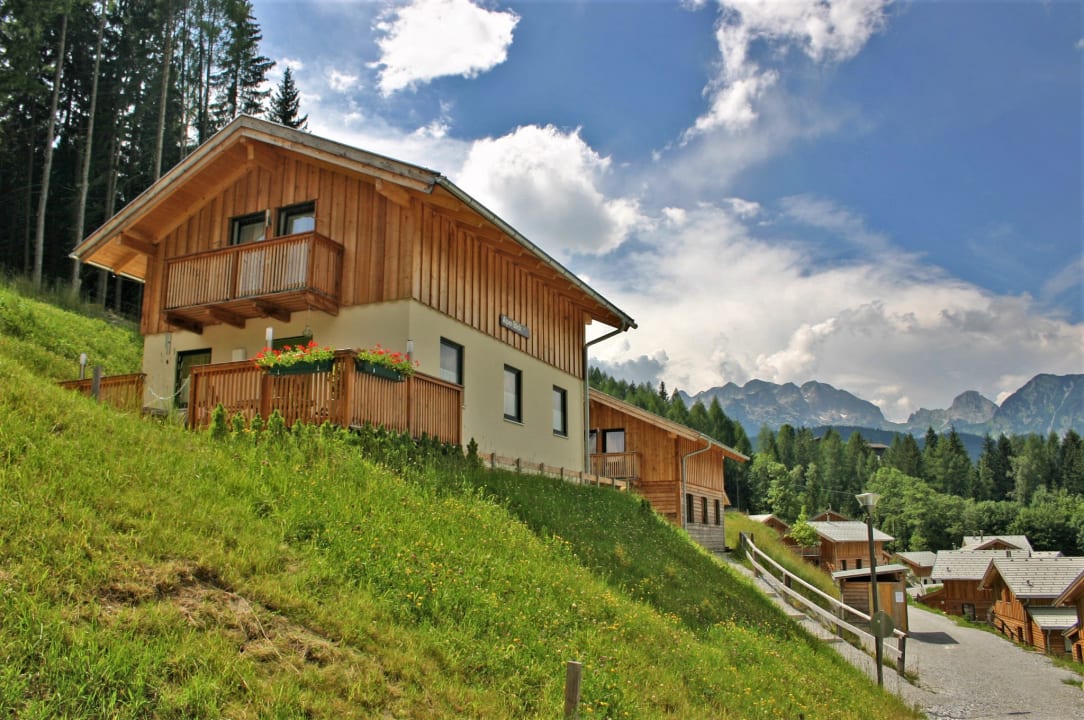 Außenansicht Alpendorf Dachstein West by ALPS RESORTS