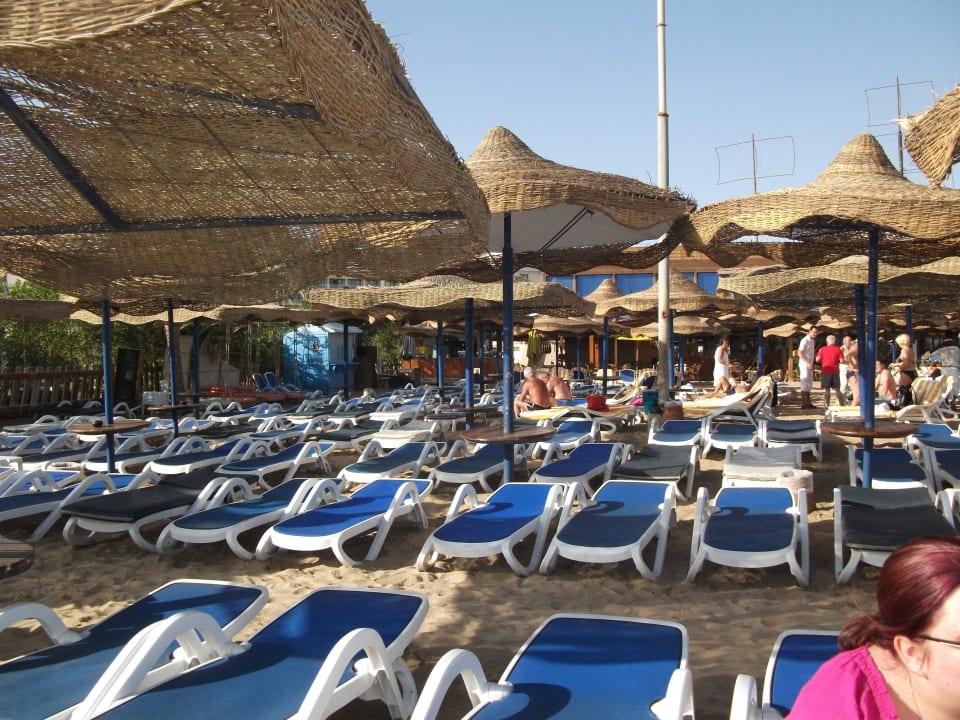 Kleiner, enger Strand Naama Bay Hotel & Resort