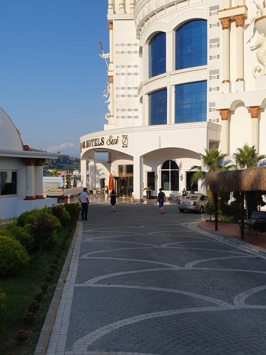 Außenansicht Oz Hotels Sui Resort