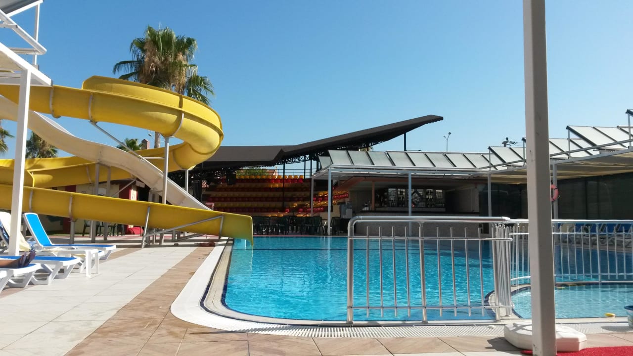 Pool mit Rutsche Hotel Orfeus Park