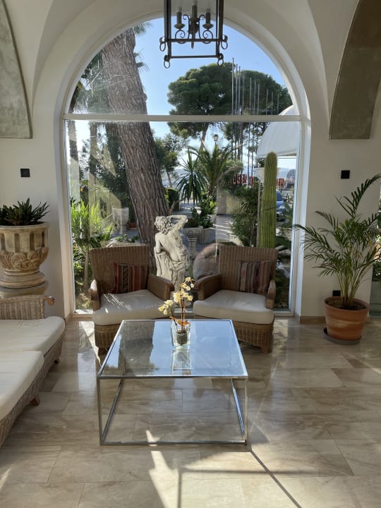 Lobby Hotel Roger de Flor Seleqtta